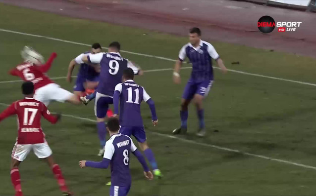 В 79 ата минута на мача между ЦСКА и Етър