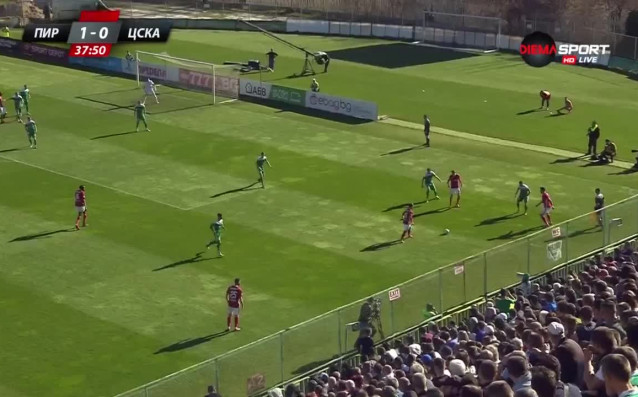 Вижте най интересното от първите 45 минути на двубоя от