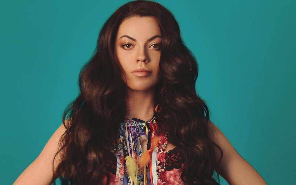 Дъщерята на Наско Сираков - Славея, разтърси социалните мрежи с