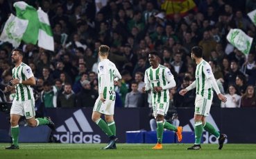 Бетис мина леко през Алавес в Примера