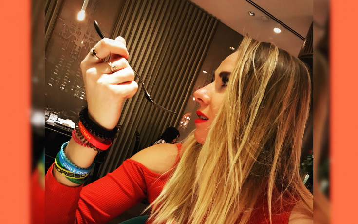 Руса и красива, но със скандална слава