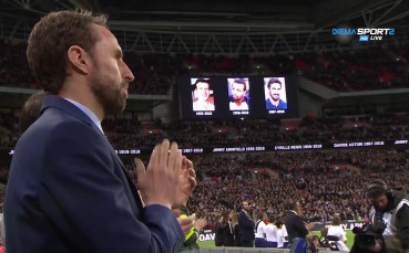 Срещата между Англия и Италия започна с минута аплодисменти