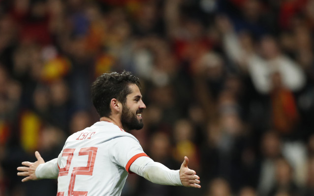 Играчът на Испания Иско Аларкон се нареди сред седмината футболисти