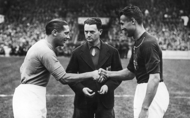 Когато за последно отсвириха английските арбитри...