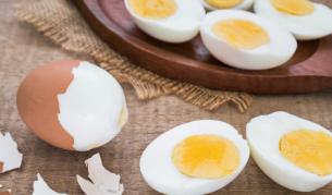 <p><strong>Лесен трик</strong>: Как да разберете дали яйцата са пресни</p>