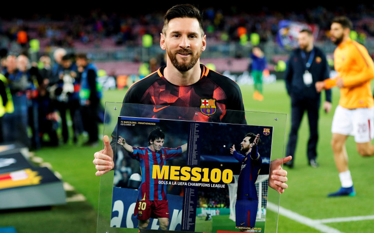 Меси със специален плакет по повод своя гол №100 в ШЛ