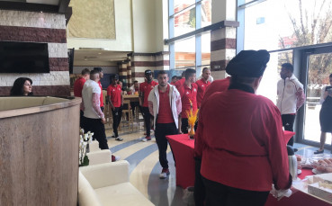 Каранга и сие боядисаха великденските яйца