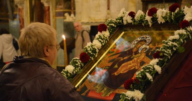 Всяка година на Светли понеделник в Бачковския манастир се организира литийно