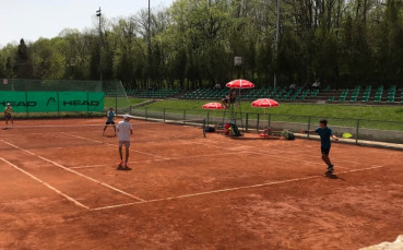 Българинът Симон Антъни Иванов се класира за четвъртфиналите на международния