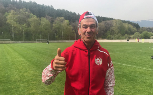 Легендата на ЦСКА Красимир Безински официално се завръща в клуба съобщиха