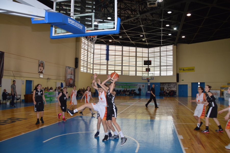 Баскетболистките на Славия спечелиха Купата на Международния турнир в памет1
