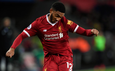 Защитник на Ливърпул се оперира, пропуска финала в ШЛ и Мондиал 2018