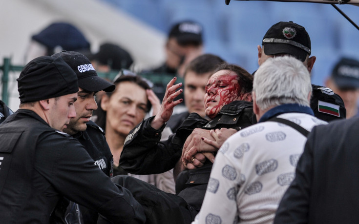 Заловиха виновника за ранената полицайка в дербито