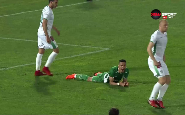 Марселиньо падна в наказателното поле на Берое в 32 ата минута