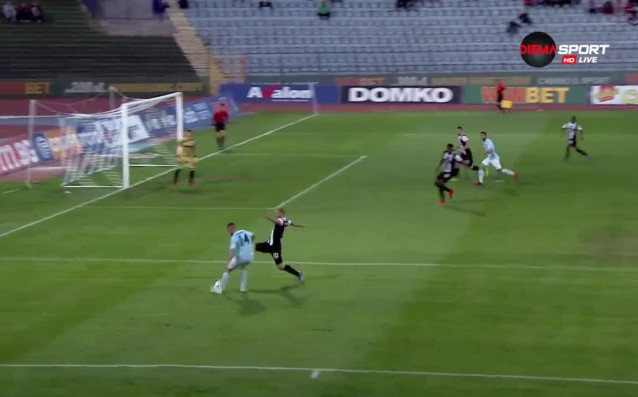 Вижте най интересното от първото полувреме на двубоя между Дунав и