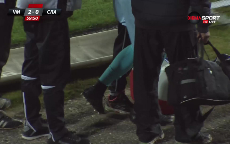 Джерия облян в сълзи, напусна с тежка травма