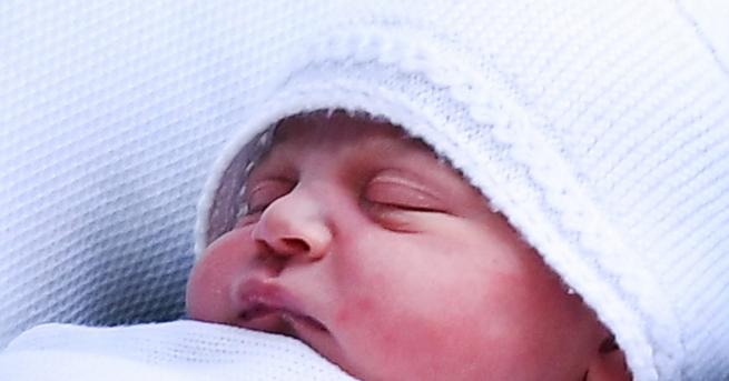 Часове след раждането на поредното кралско бебе гордите му родители