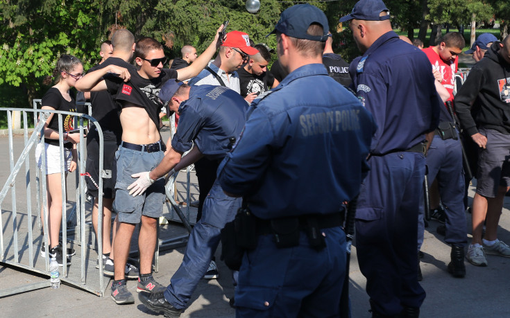 Близо 30 задържани преди и след мача Левски - ЦСКА