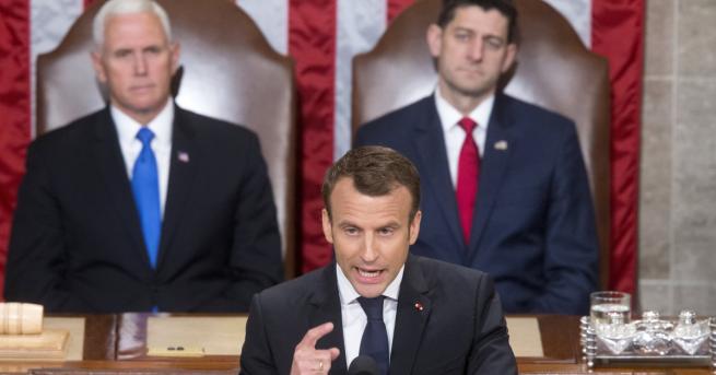 Френският президент Еманюел Макрон беше бурно аплодиран в американския Конгрес