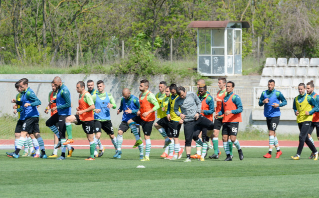 Отборът на Черно море продължава подготовката си за първия мач