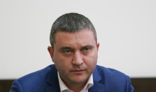 Горанов съобщи кой ще получи 10% върху заплатата