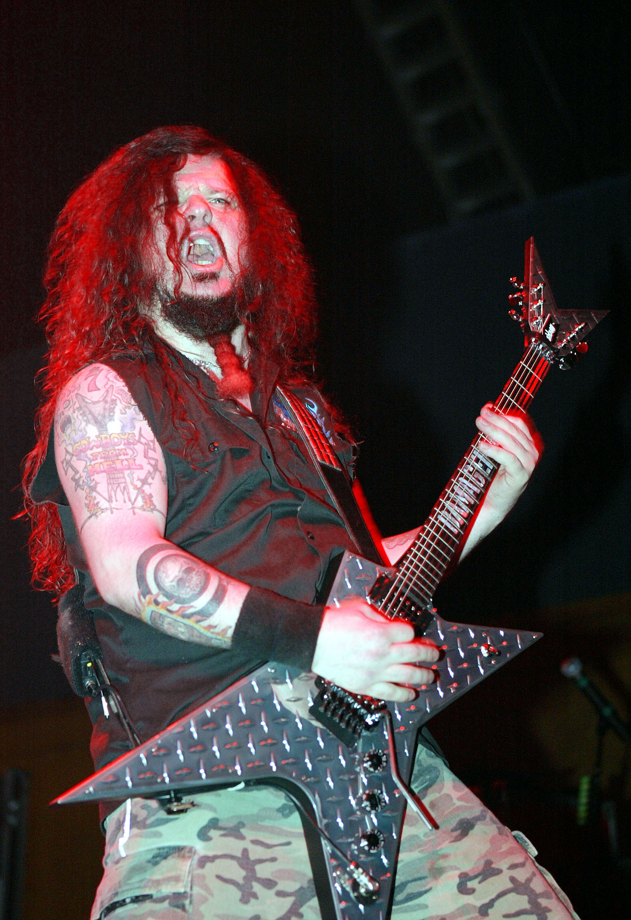 Даймбег Даръл е американски музикант, китарист, бек вокалист и съосновател на метъл групите "Пантера" и Damageplan.На 8 декември 2004 г. Даймбег Даръл е смъртоносно прострелян от фен по време на концерт в Кълъмбъс, Охайо. Стрелецът е Нейтън Гейл, който улучва Даръл 3 пъти в главата. Убити са още трима, а ранените са 7.