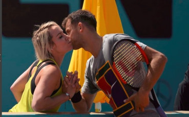 Невинна целувка на Гришо с колежка вдигна градусите