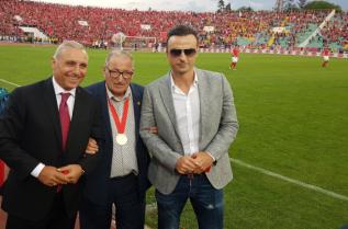 Трима от най-изтъкнатите фигури на "червените" - Христо Стоичков, Димитър Пенев и Димитър Бербатов