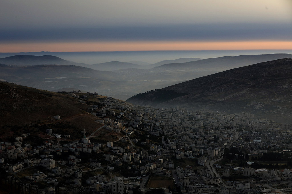 Някога над един милион, днешната общност наброява около 800 члена, половината от които живеят в село на планината Герзим близо до Наблус, Западния бряг, а останалите в Холон, близо до Тел Авив, Израел.
