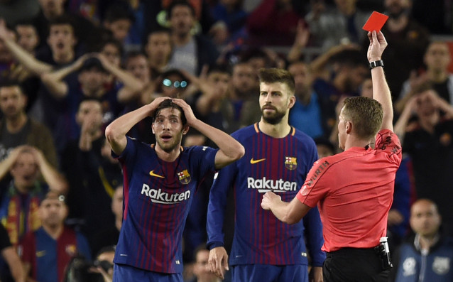 Футболистът на Барселона Серхи Роберто бе наказан за четири мача
