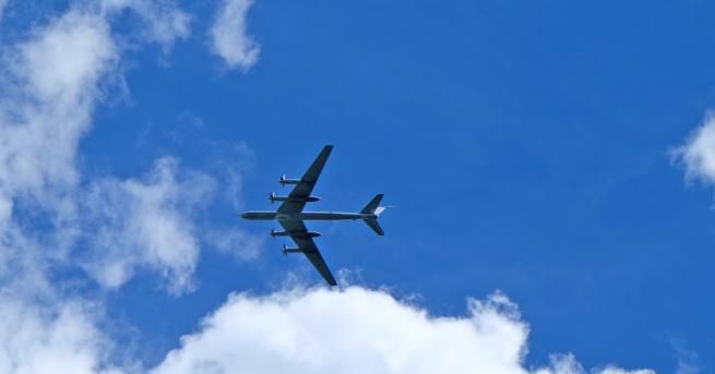 Два руски бомбардировача Ту 95 Мечка са били прехванати от американски