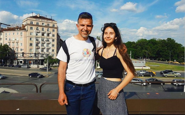 Дъщерята на Боян Петров Тея използва Facebook за да благодари