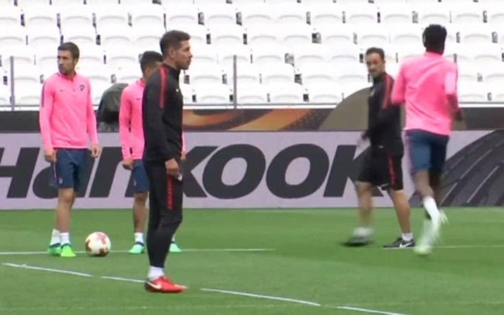 И КАС отряза Чоло за финала в Лига Европа