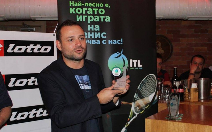 Начинаещите играят безплатно в Петия вечерен турнир на Интерактив тенис