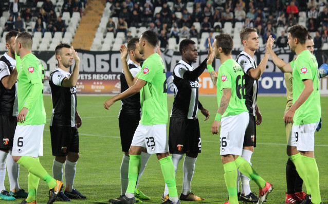 Локомотив Пловдив приема Черно море в реванша от баража за