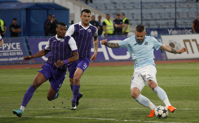 Отборът на Етър има аванс от два чисти гола срещу