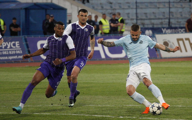 Дунав в отчаян опит да отмие Етър и нуждата от плейоф за спасение