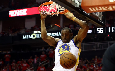 Ден преди затварянето на трансферния прозорец в НБА Маями Хийт