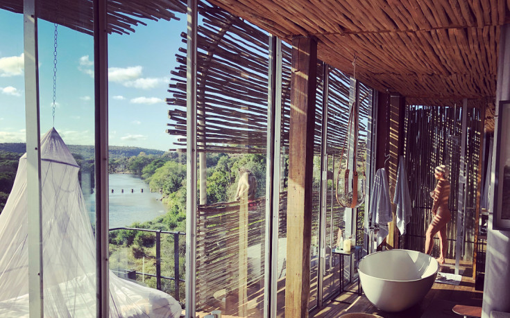 Скандалната Уанда Нара лъсна чисто гола