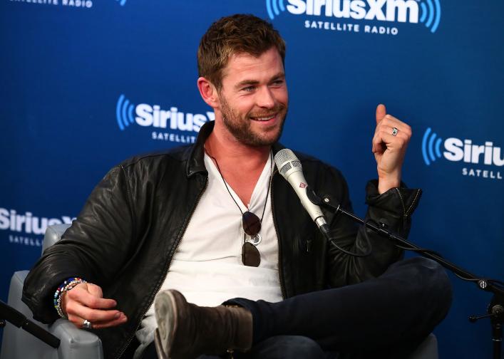  Всяка жена ще забележи усмивката ви. Поддържайте съвършена джука хигиена. Това значи да си миете зъбите постоянно, само че освен с паста и четка, а и с конци за зъби и вода за уста. Не подценявайте и профилактичните прегледи при ортодонт.  