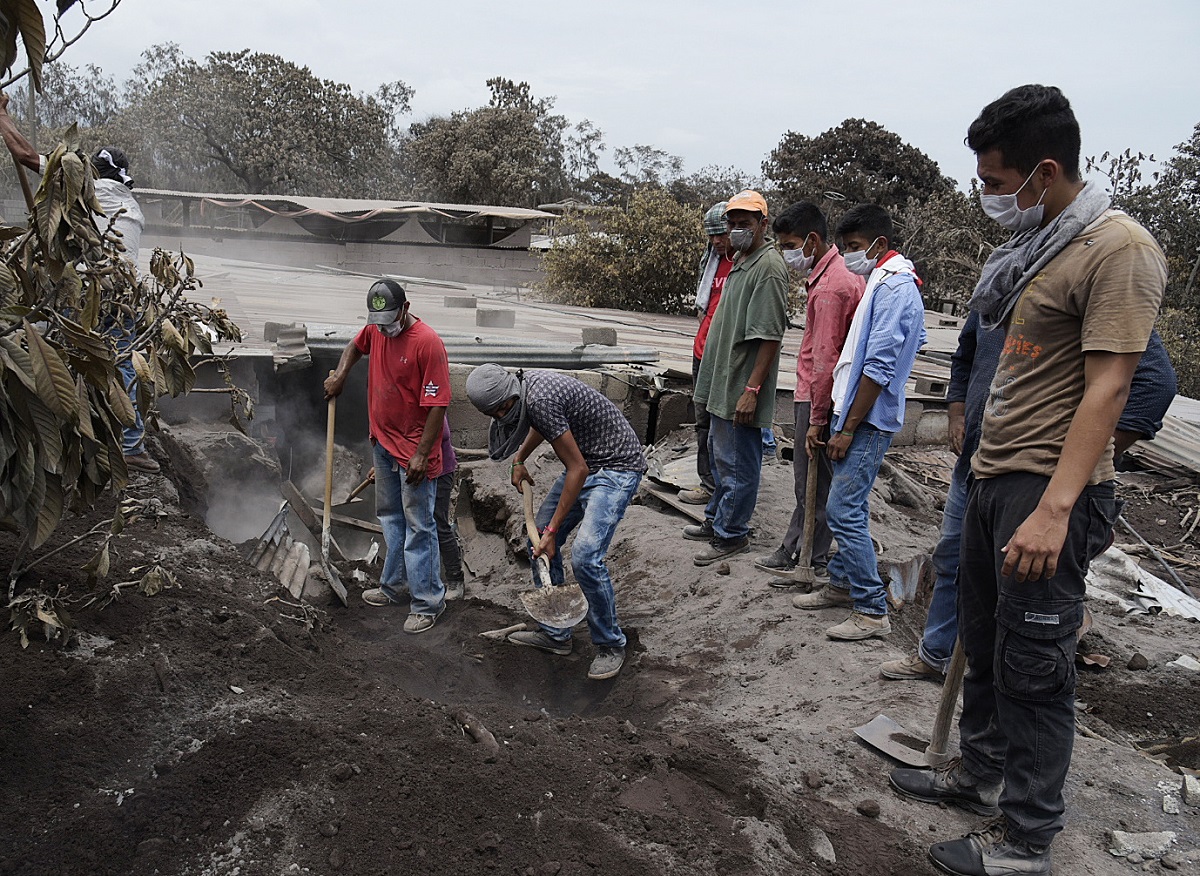 109 са вече жертвите на опустошителния Фуего в Гватемала, 12 000 са евакуирани.