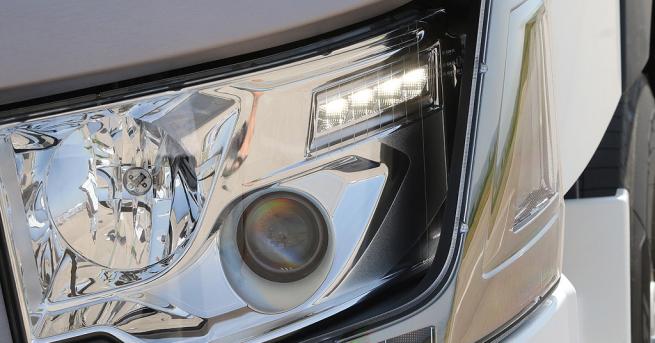 Тежкотоварен камион с чужда регистрация се обърна на магистрала Тракия