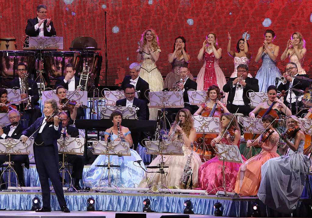 Световноизвестната звезда Andre Rieu за първи път в България
„Кралят на валса”  – с впечатляващ концерт в „Арена Армеец”