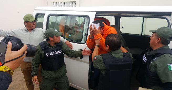 Всички полицаи от мексиканския град Окампо, където тази седмица бе