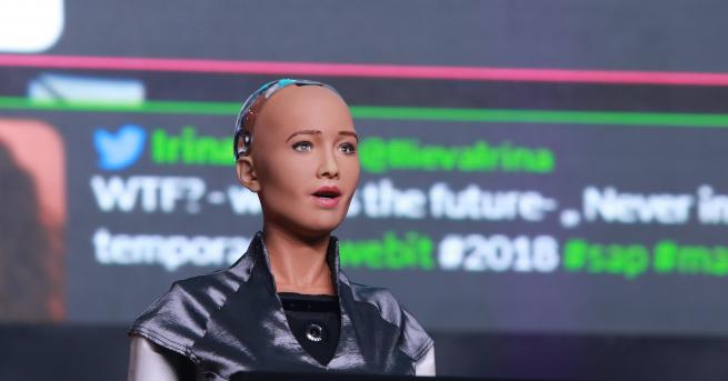 Първият робот в света с гражданство София за първи