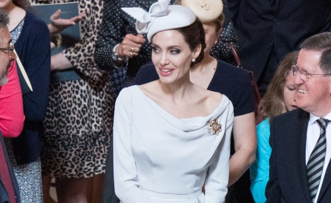 Кралицата на Холивуд блесна на кралско събитие в Лондон
