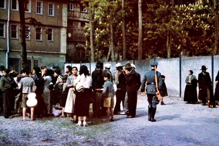 Депортирането на ромите от нацистка Германия