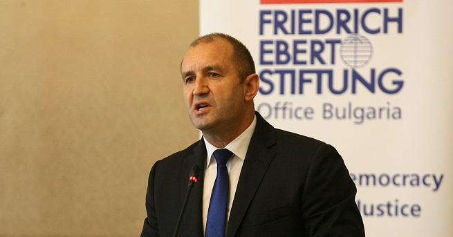 Комплиментите за европредседателството не трябва да ни заблуждават Състоянието на