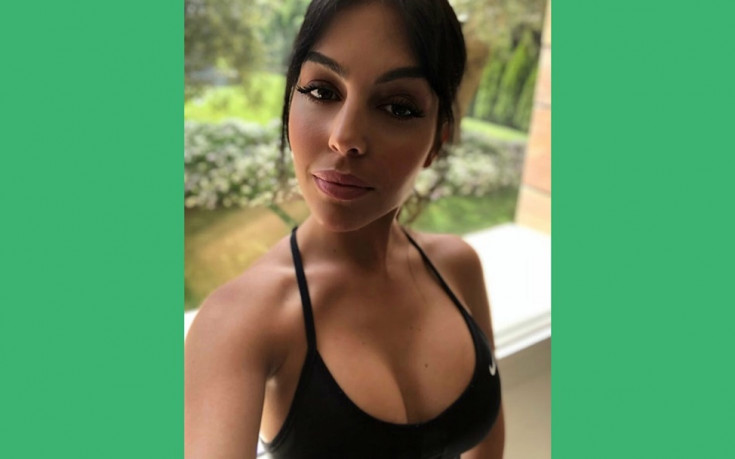 Джорджина с нови кадри от ваканцията с Кристиано