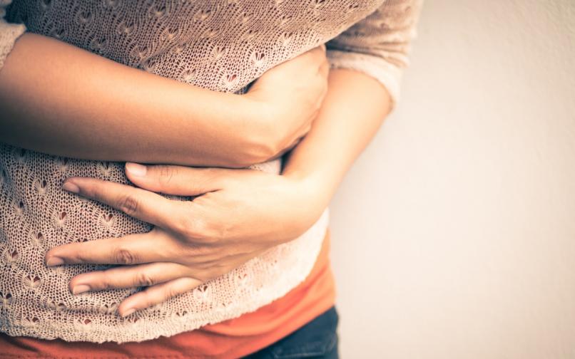  Стомах и вътрешности – боязън <br> <br> Когато се страхувате, сте склонни да усещате напрежение в стомаха и червата. Проблемите със стомаха постоянно са телесна реакция на страха. Колкото повече отричате или потискате страховете толкоз по-вероятно е да се появят мощни физически реакции. За облекчение първо признайте паниката пред себе си, а по-късно поговорете за нея с някого, на който имате доверие. Обмислете всички избори и резултати. Колкото повече изразявате страха с думи, толкоз по-малко физически реакции ще дава тялото ви. 